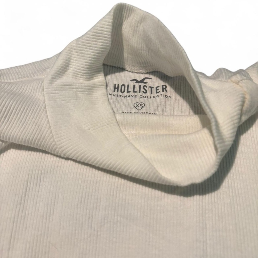 XS Hollister & Aero long sleeve: bundle of 2!